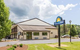 Days Inn By Wyndham  2*